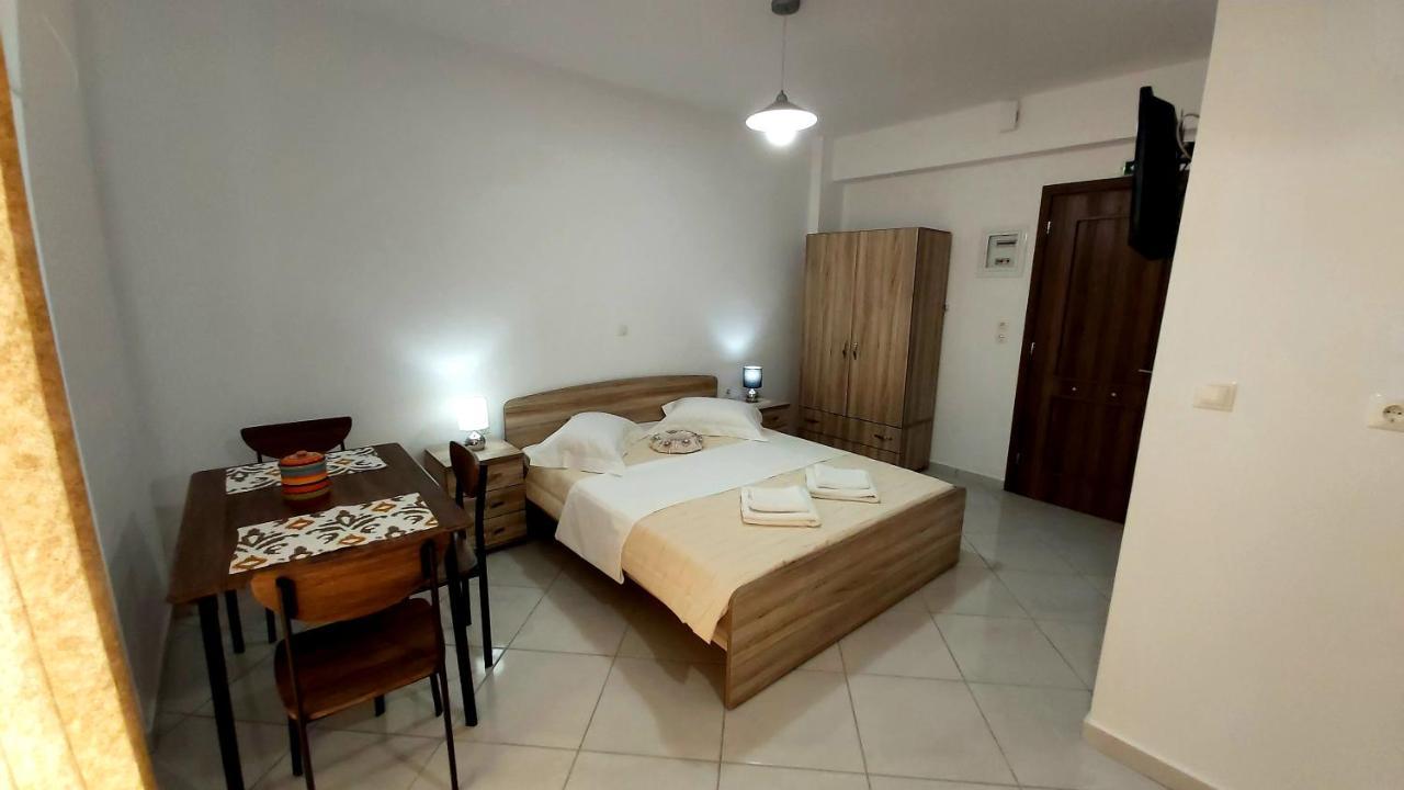 Nikko'S Apartments Elafonisos Ngoại thất bức ảnh